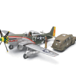 Tamiya North American P-51D Mustang & U.S. Army Staff Car