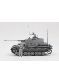 Border Model 1/35 Pz.Beob WG.IV Ausf J w/ Commander & Infantry Plastic Model Kit [BT006]
